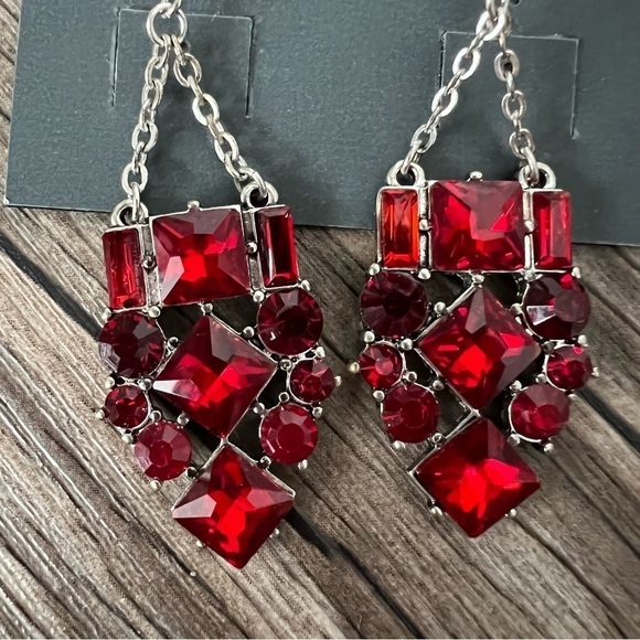 NWT Jules Ruby Gem Rhinestone Chandelier Earrings - Picture 3 of 3